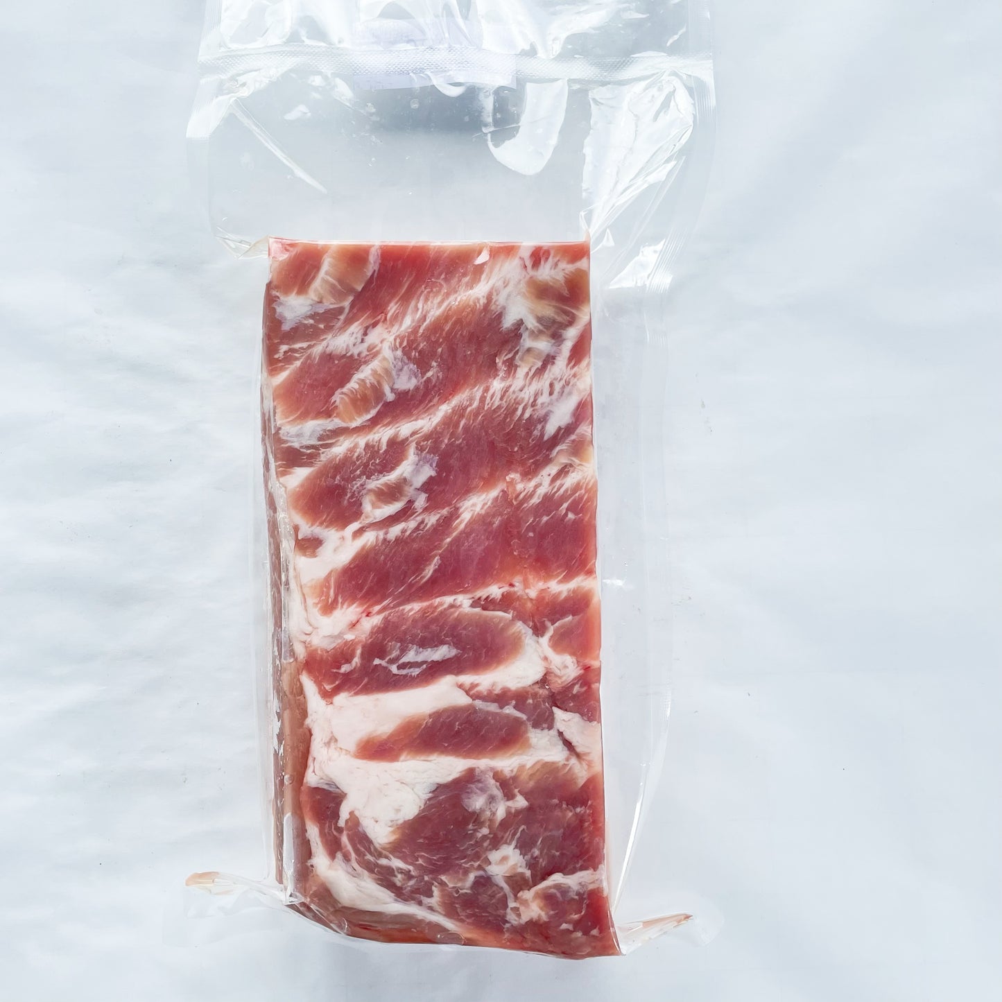 帯皮猪肉1kg 西班牙产 欧美产 每块大小不一样 金额不一样 按照实际重量算钱一块约1300-1800日元 带皮五花肉