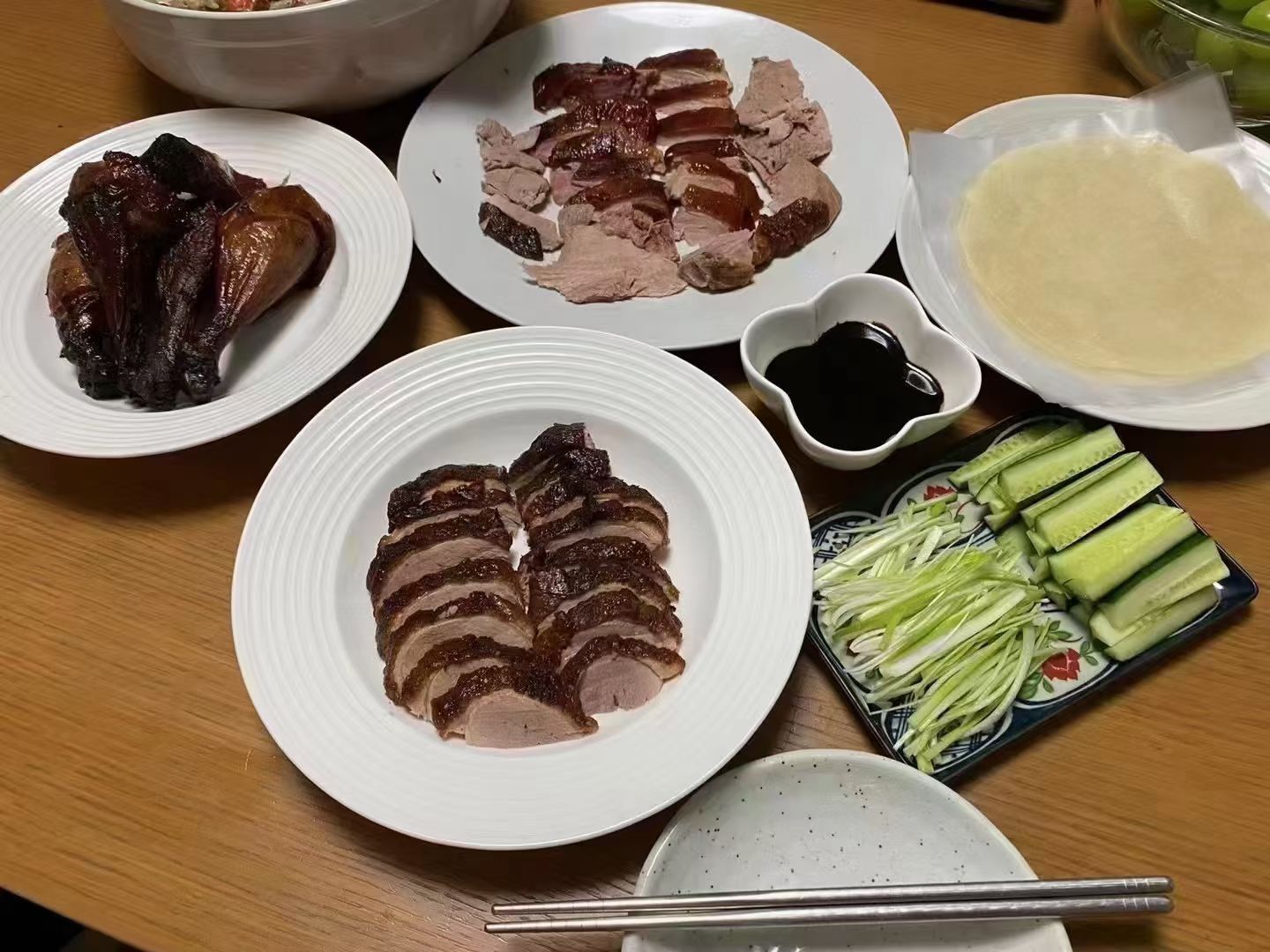 每周五现烤 需提前预定 北京烤鸭送20张鸭饼送酱料 +广式烧鸭1只配两种酱料